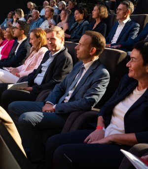 mat-5268.jpg mat-5268.jpg